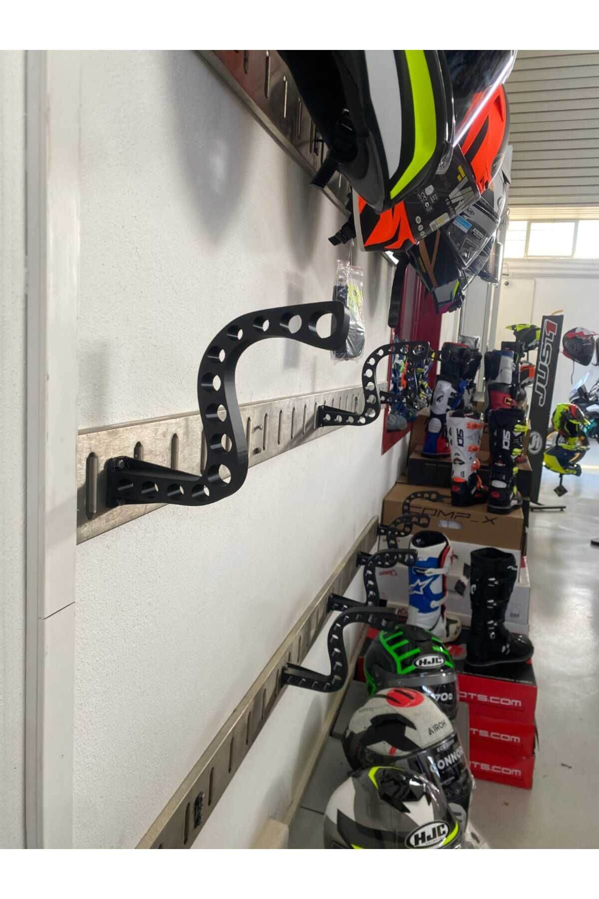 Motosiklet Teçhizat Tutucu Organizer Düzenleyici Kask & Mont | Duvar Askı Aparatı Pratik Kullanım Yer Tasarrufu Sağlayan